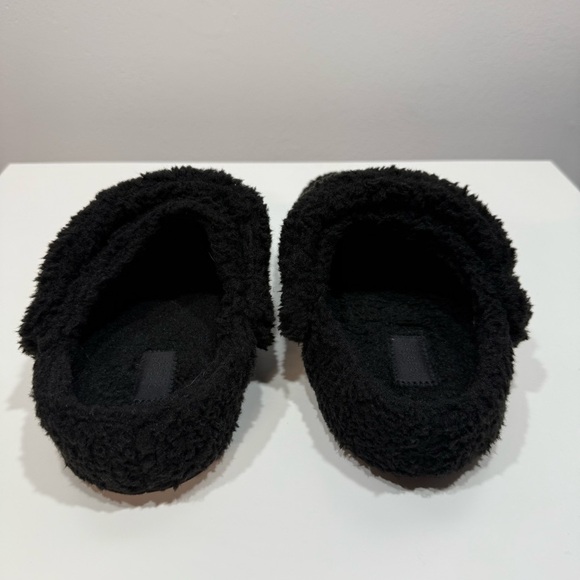Crocs Classic Cozzzy Slippers - Picture 8 of 11
